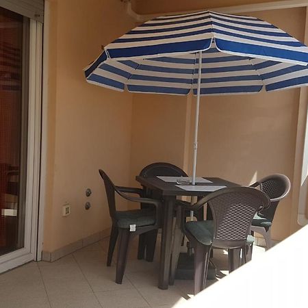 Apartment Orange Brist Пула Екстериор снимка