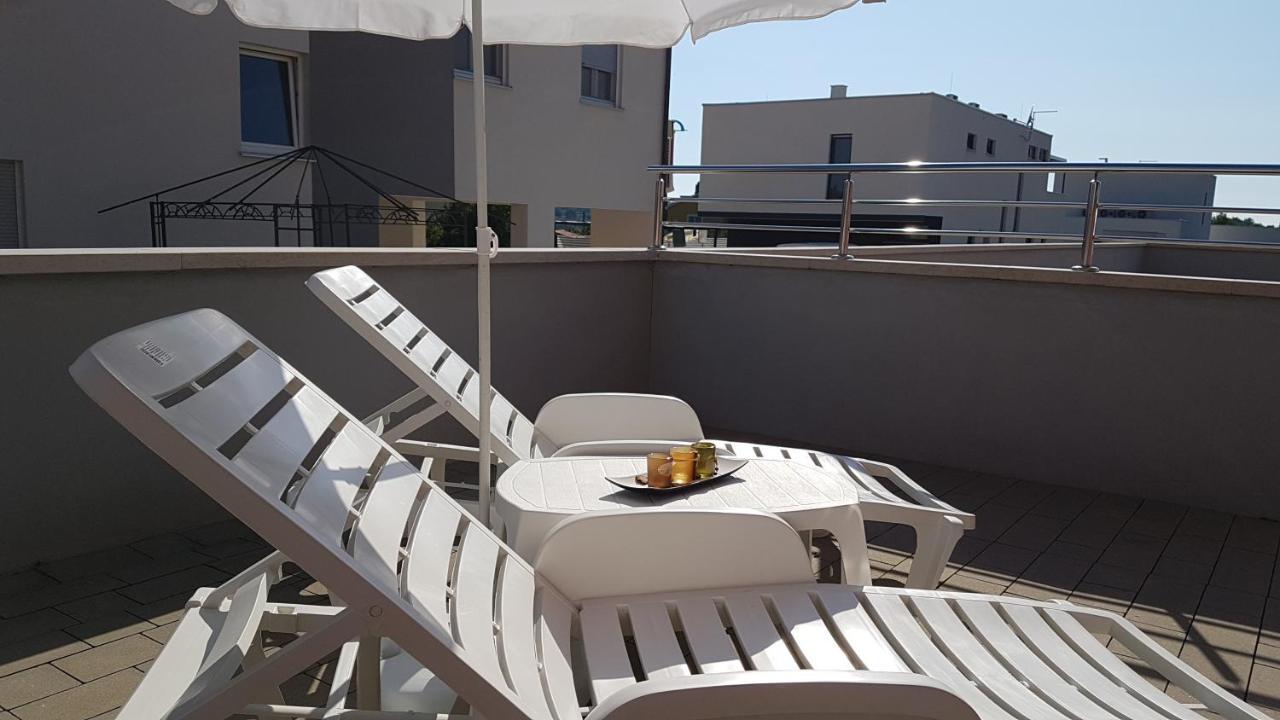 Apartment Orange Brist Пула Екстериор снимка