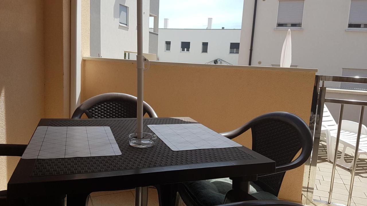 Apartment Orange Brist Пула Екстериор снимка