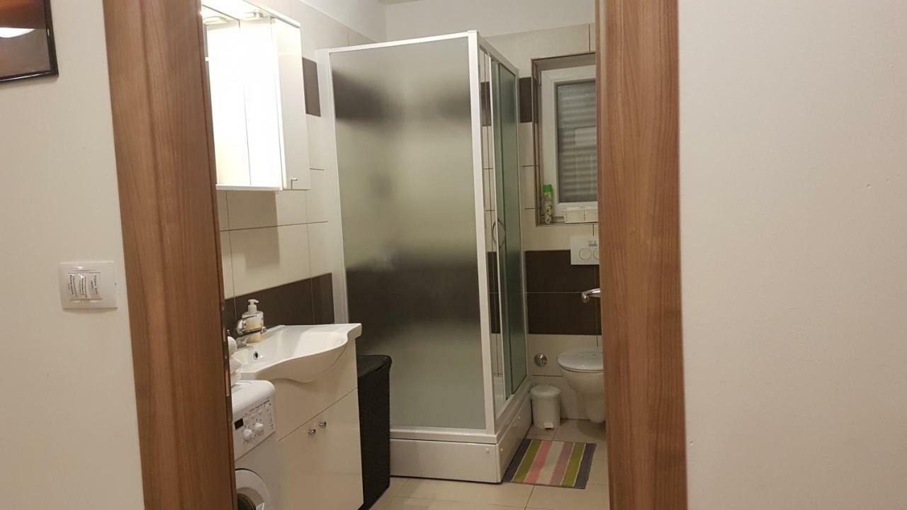 Apartment Orange Brist Пула Екстериор снимка