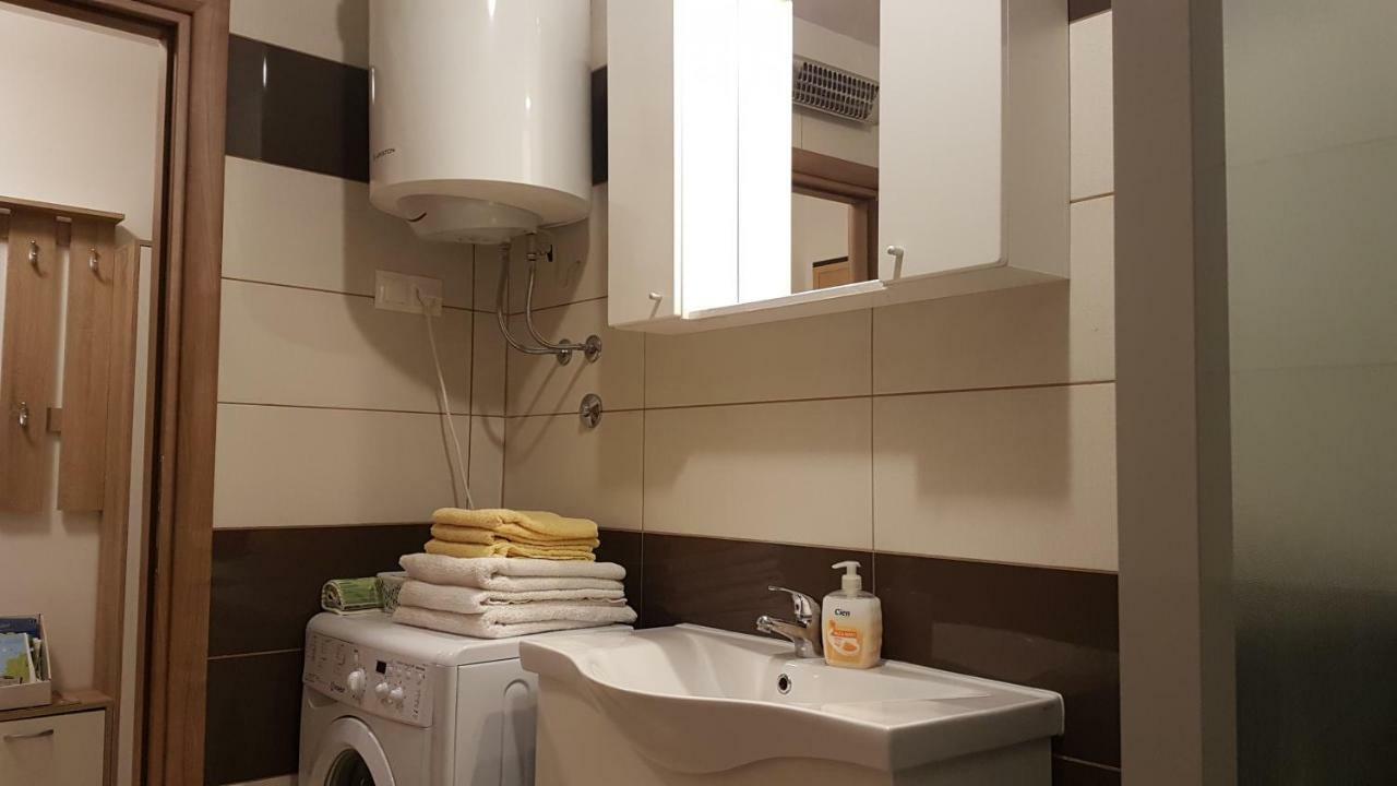 Apartment Orange Brist Пула Екстериор снимка
