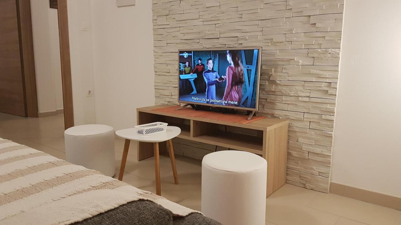 Apartment Orange Brist Пула Екстериор снимка